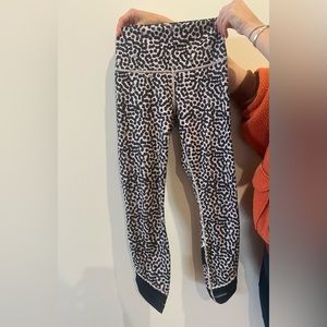 Lululemon Black and Cream Print Leggings